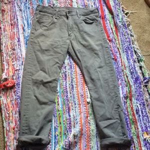 high waisted levi capris